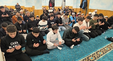 Darendeli gençler en uzun gecede cami de buluştu