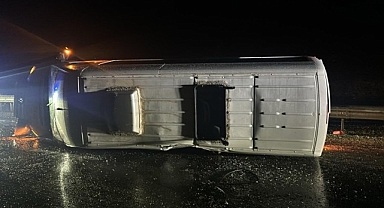 Malatya'da yolcu minibüsü devrildi: 4 yaralı