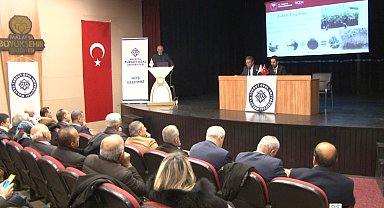 Malatya Turgut Özal Üniversitesi'nde 2. kayısı paneli