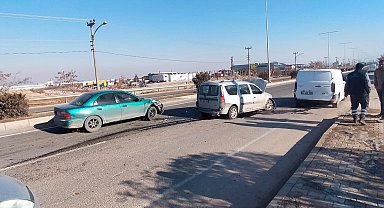 Malatya'da iki araç çarpıştı, 1 yaralı