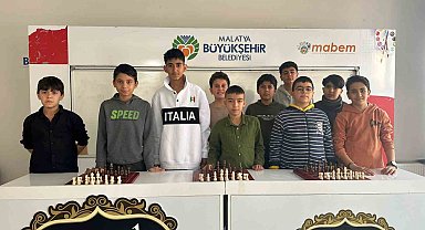 Santranç turnuvasında dereceye girenler belli oldu