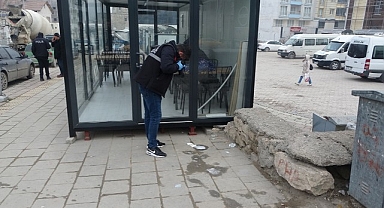 Aracında fenalaşan sürücü kaldırıldığı hastanede hayatını kaybetti