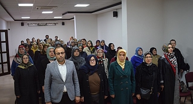 Kadın Akademisi programının ilk dersi medya okuryazarlığı