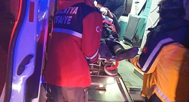 Malatya'da kontrolden çıkan araç refüje çarptı: 3 yaralı