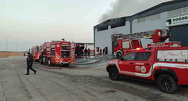 Malatya'da çıkan yangında fabrikada büyük hasar oluştu