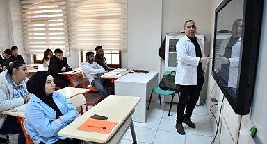 Yeşilyurt Belediyesi'nin ücretsiz YKS ve LGS kurslarına 280 öğrenci katılıyor