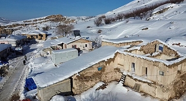 Akçadağ'da kar manzarası mest etti