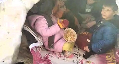 Doğanşehir'de çocukların kardan ev keyfi yürekleri ısıttı