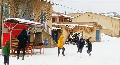 Doğanşehir'de eğitime kar engeli