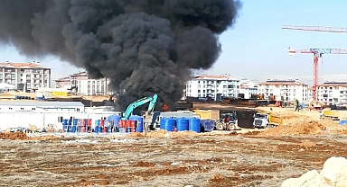 İnşaat şantiyesinde çıkan yangın korkuttu