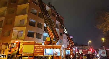 Malatya'da hasarlı binada yangın