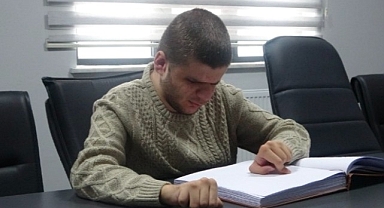 Parmakları gözleri oldu