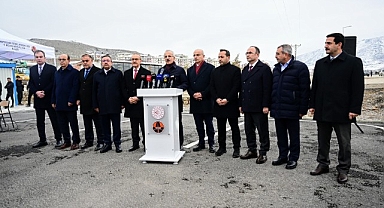 Bakan Uraloğlu, Malatya'da deprem konutları ve altyapı çalışmalarını inceledi