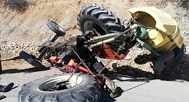Devrilen traktörün altında kalan sürücü hayatını kaybetti
