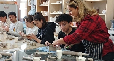 Genç tıpçılar Büyükşehir Sanat Merkezi'nde seramikle buluştu