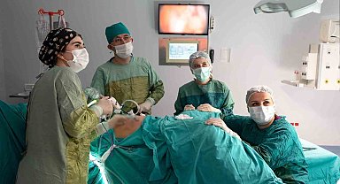 Karın ağrısıyla gitti, rahminden 7 kiloluk tümör çıktı