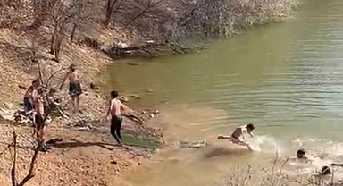 Malatya'da çocuklar sıcak havanın tadını çıkardı
