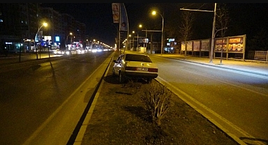 Malatya'da kontrolden çıkan araç refüje çıktı: 1 yaralı