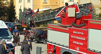 Malatya'da 7 katlı binada yangın paniği