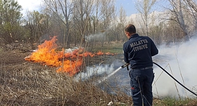 Malatya'da üç ayrı noktada bahçe ve sazlık yangını