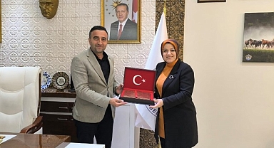 AK Partili Ayşe Sula Köseoğlu'ndan Akçadağ Belediyesi'ne ziyaret