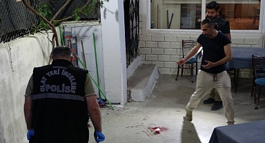 Husumetlisini kıraathanede oyun oynarken pompalı tüfekle yaraladı