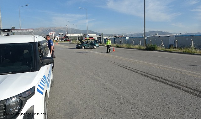 Kazaya karıştı, aracını bırakıp kaçtı