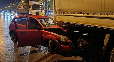 Malatya'da otomobil ile tır çarpıştı: 3 yaralı