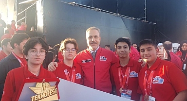 Malatyalı öğrenciler Teknofest 2025 Kıbrıs Finalleri'nden Türkiye Şampiyonu olarak döndü