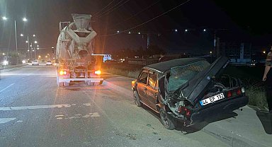 Mikser otomobile çarptı, 1 yaralı