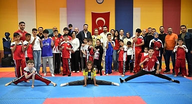 Olimpiyat İkincisi Hatice Akbaş, Yeşilyurt Belediyesi Kick-Boks Takımı ile buluştu