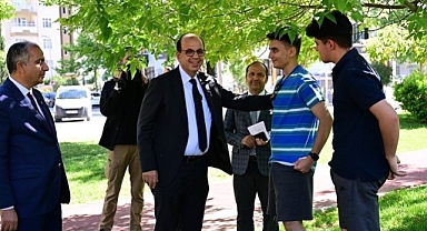 Başkan Geçit, park alanlarındaki yenileme hizmetlerini inceledi
