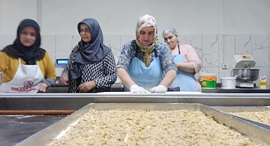 Battalgazi'de kadınlar bayram sofralarına lezzet katıyor