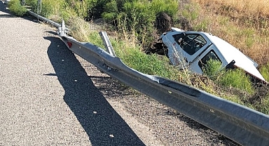 Malatya-Sivas yolunda kamyonet kontrolden çıktı: 2 yaralı