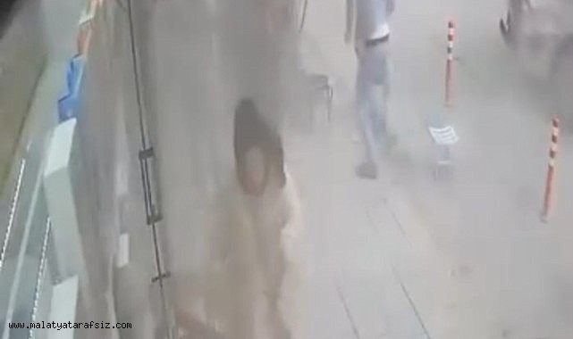 Tır lastiği patladı, vatandaşlar korku dolu anlar yaşadı