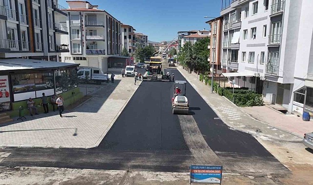 Yeşilyurt'ta yollar baştan aşağı yenileniyor