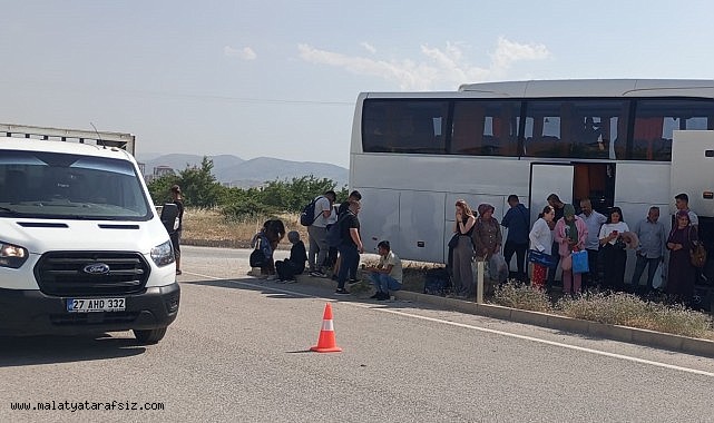 Yolcu otobüsü ile kamyonet çarpıştı: 1 yaralı