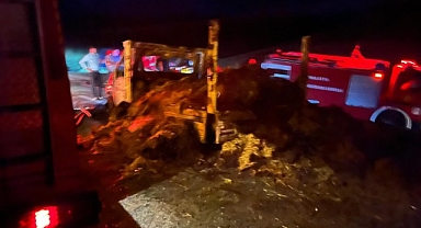 Arguvan'da yonca yüklü kamyonet alev alev yandı