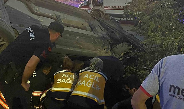 Kamyon ile otomobil çarpıştı: 2 yaralı