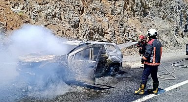 Malatya-Çelikhan yolunda araç yangını paniğe neden oldu