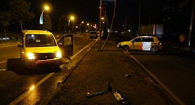 Malatya'da hafif ticari araç ile otomobil çarpıştı: 2 yaralı