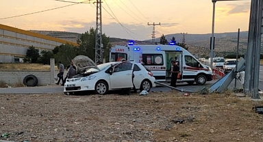 Malatya'da iki otomobil çarpıştı: 1 ölü, 2 yaralı