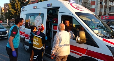 Malatya'da kontrolden çıkan araç refüje çarptı: 3 yaralı