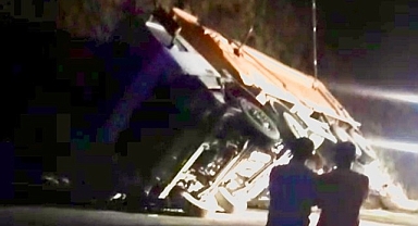 Pütürge'de yol çalışması yapan araç devrildi: 1 yaralı