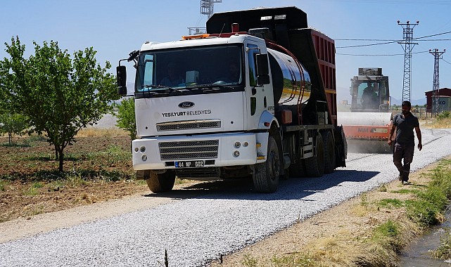 Yeşilyurt Belediyesi, kırsalda ulaşımı kolaylaştırıyor