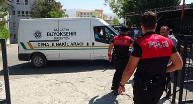 İş makinesinin altında kalan operatör hayatını kaybetti