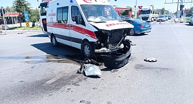 Malatya'da kaza ihbarına giden ambulans kaza yaptı