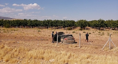 Malatya'da kontrolden çıkan otomobil bahçeye uçtu: 3 yaralı