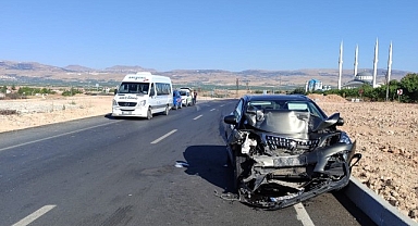 Malatya'da minibüs ile otomobil çarpıştı: 9 yaralı