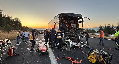 Malatya otobüsü ile soğan yüklü kamyon çarpıştı: 1 ölü, 10 yaralı